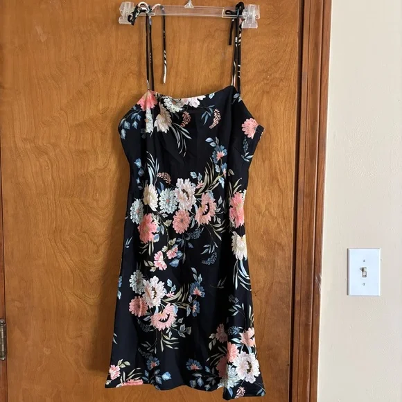 Oh Polly Brielle Mini Dress - Picture 2 of 3